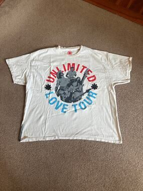 Red Hot Chili Peppers Unlimited Love Tour T-Shirt Size XL